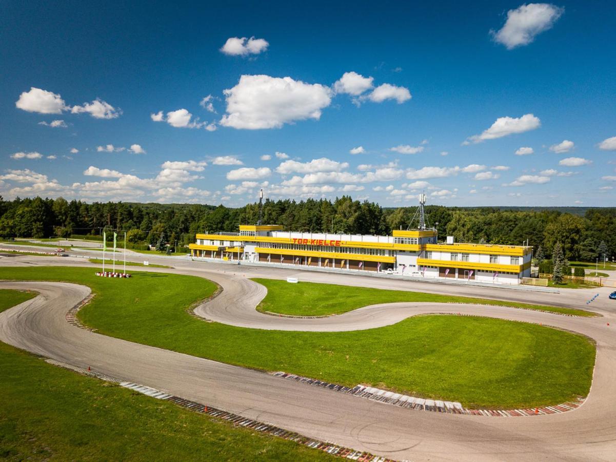 Hotel Tor Kielce Cminsk Eksteriør billede