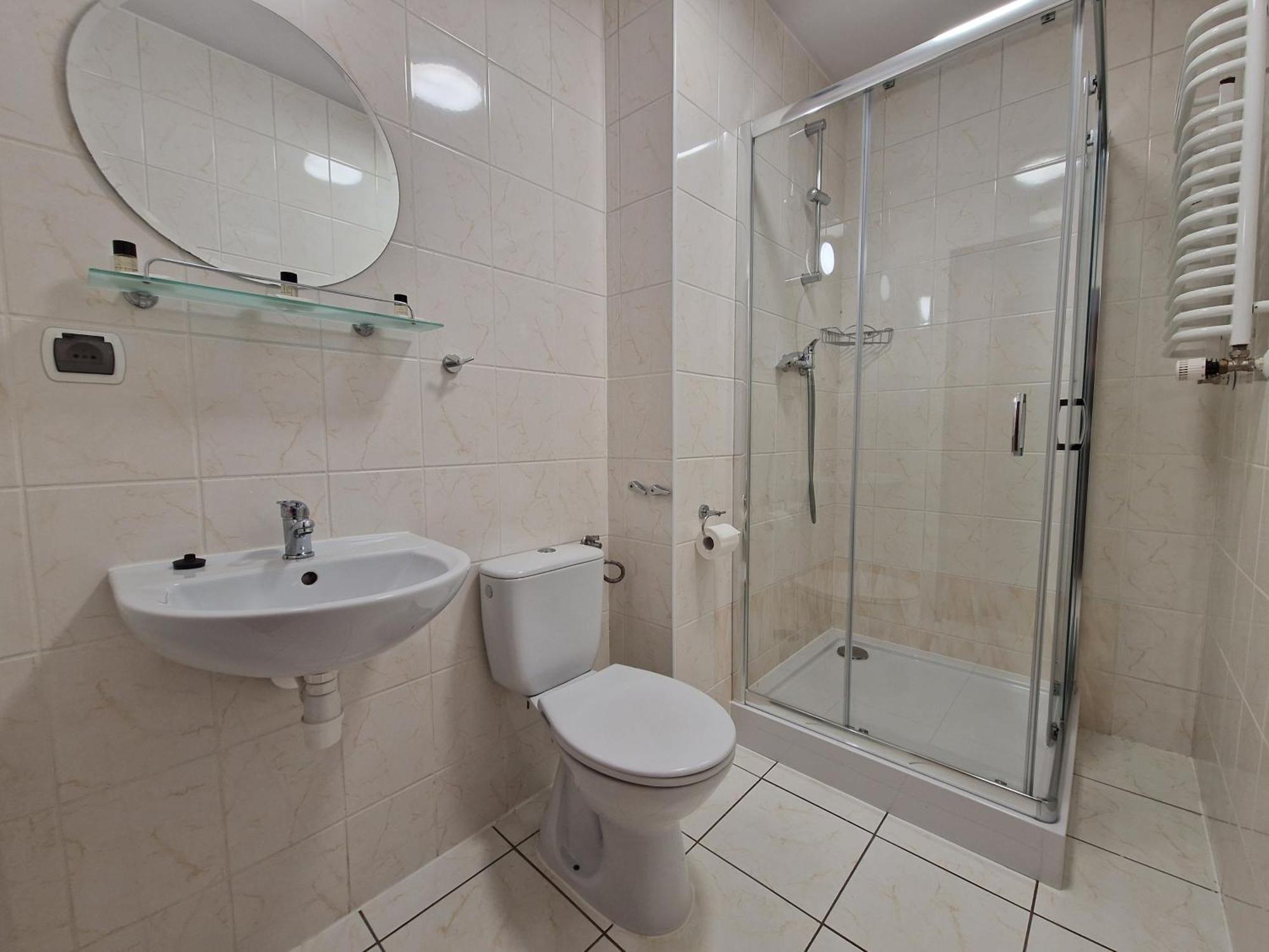 Hotel Tor Kielce Cminsk Eksteriør billede