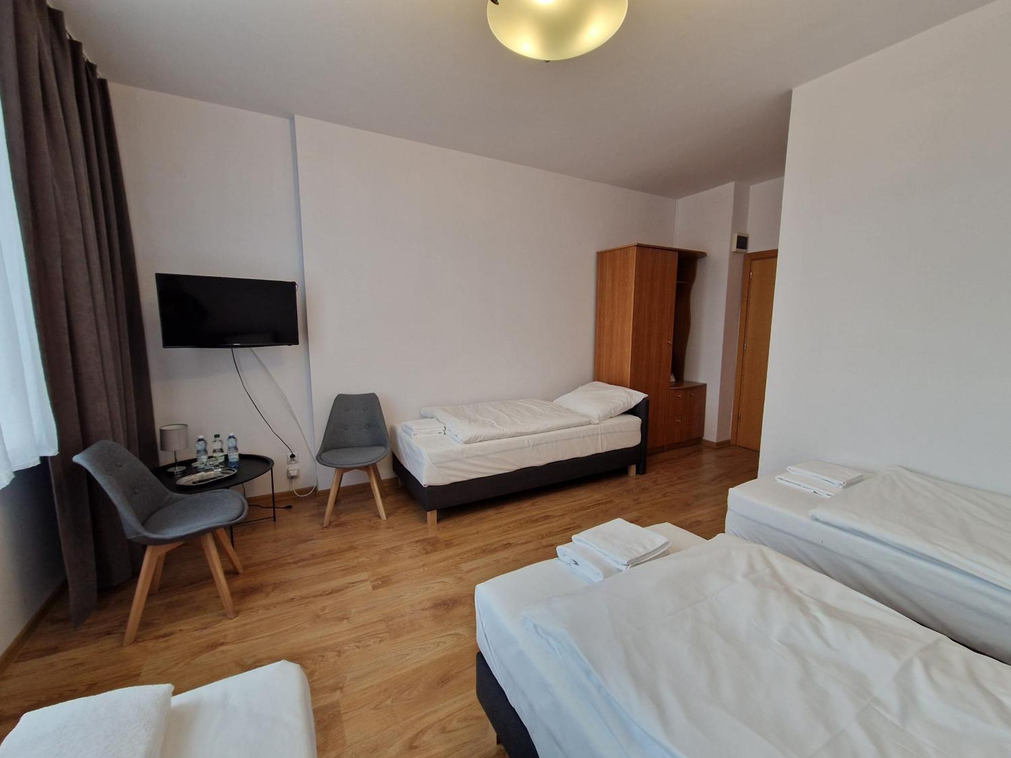 Hotel Tor Kielce Cminsk Eksteriør billede