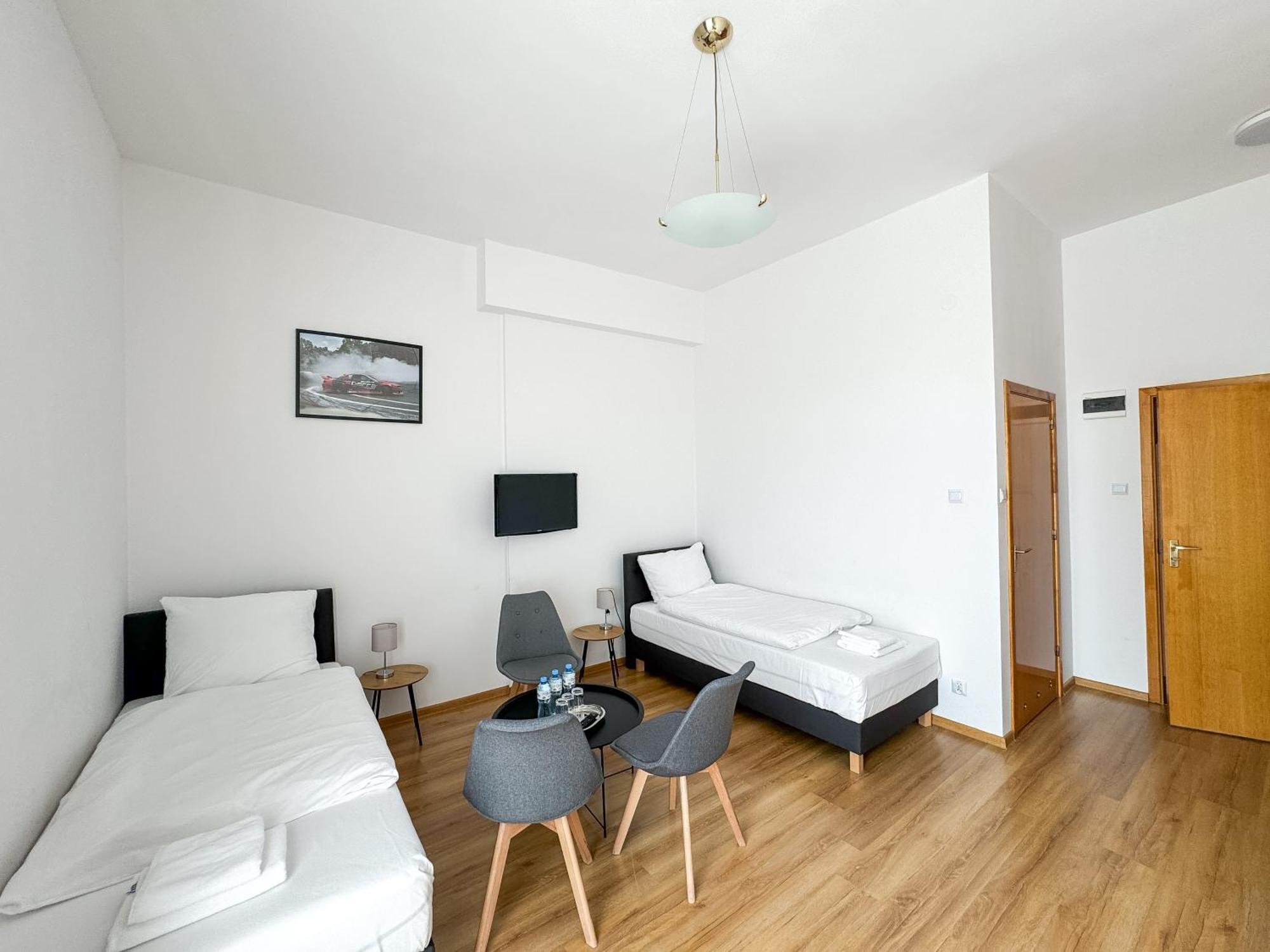 Hotel Tor Kielce Cminsk Eksteriør billede